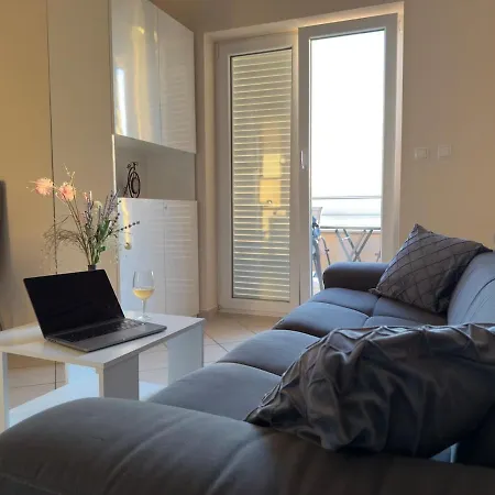 Апартаменты Blue Horizon - 400m From The Sea! *