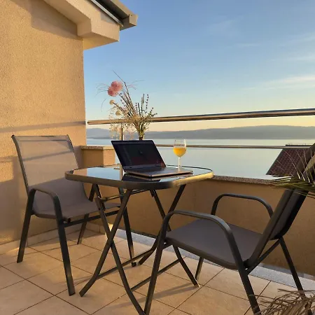 Blue Horizon - 400m From The Sea! * Dramalj